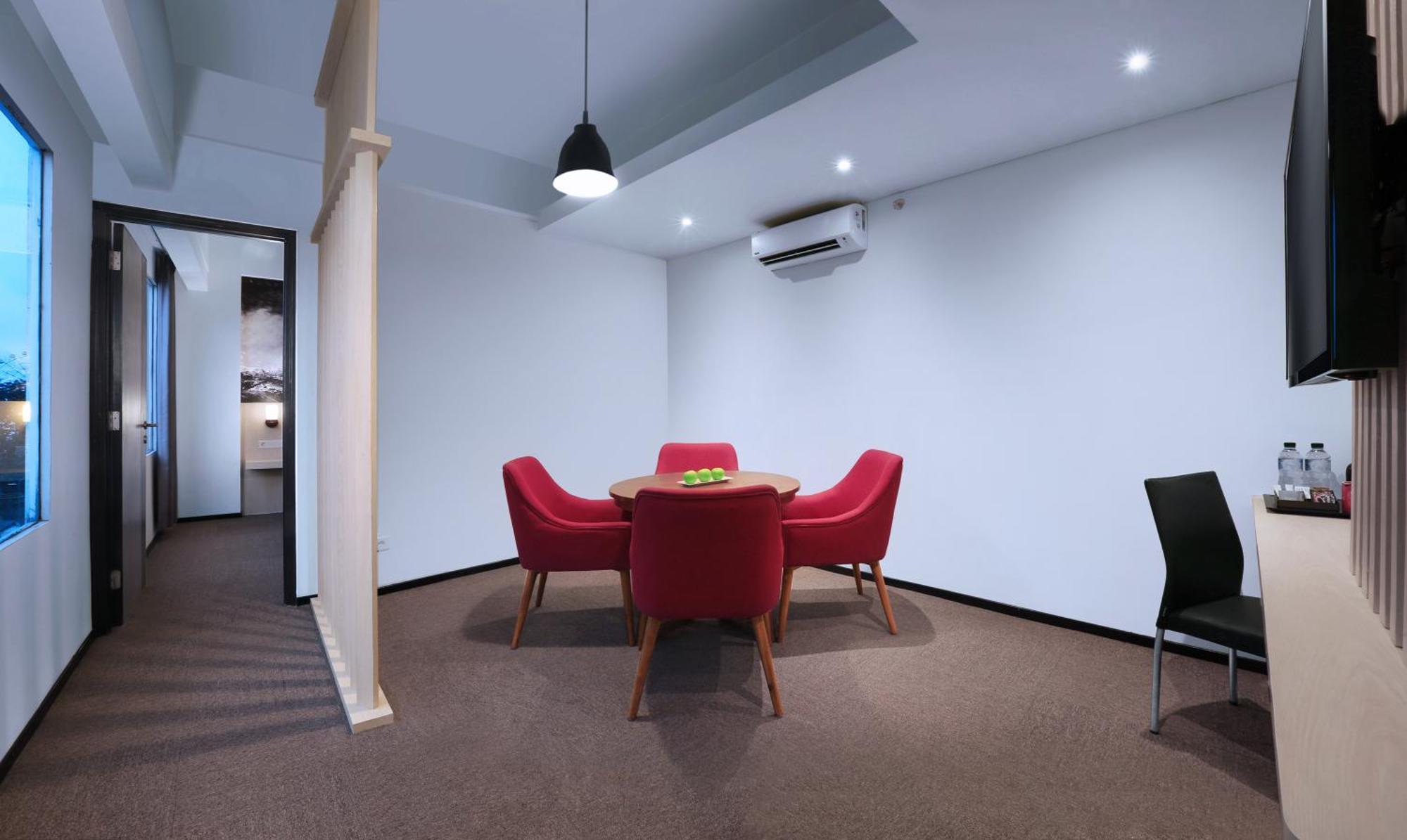 Neo+Waru-Sidoarjo By Aston Hotel Ngoại thất bức ảnh