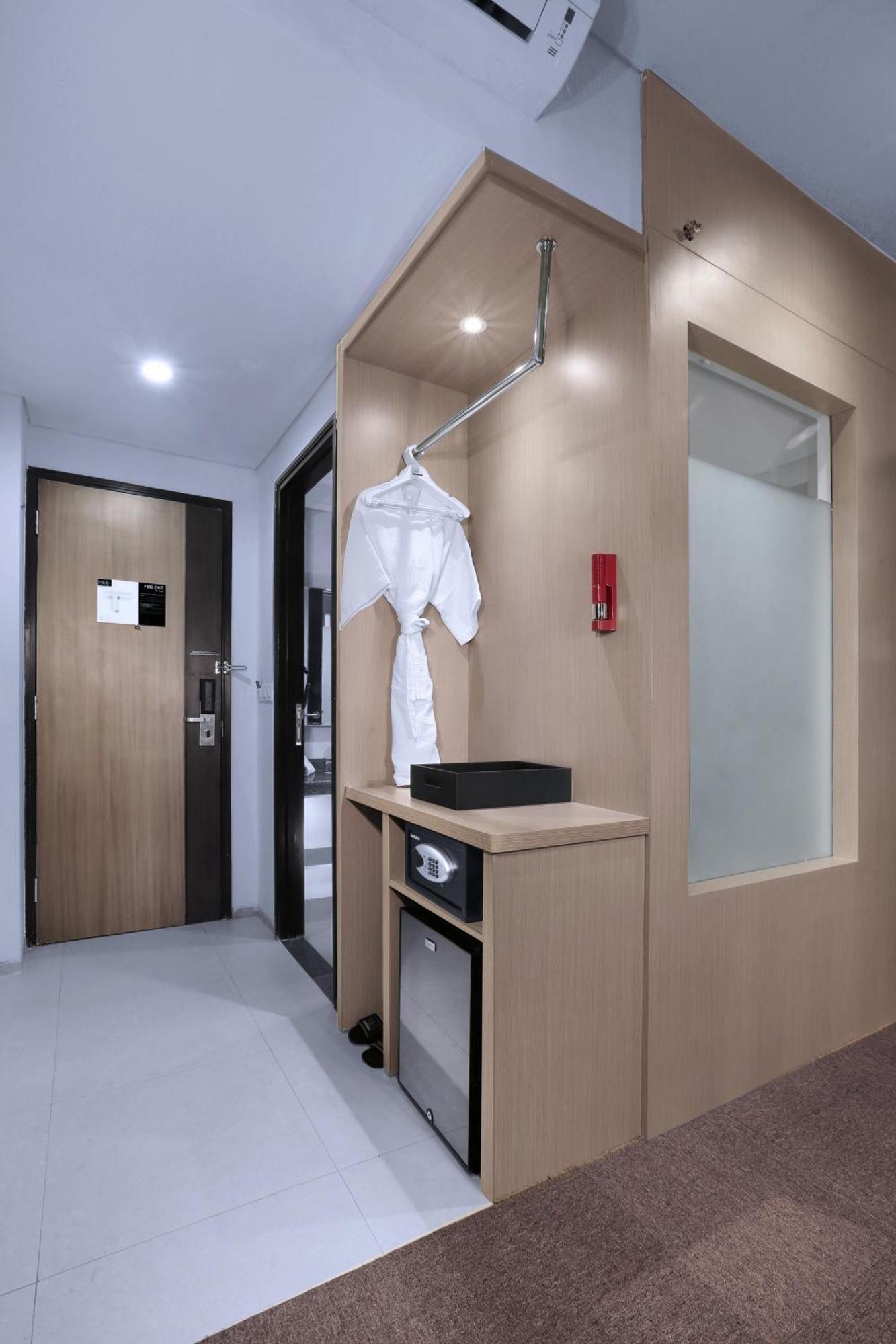 Neo+Waru-Sidoarjo By Aston Hotel Ngoại thất bức ảnh